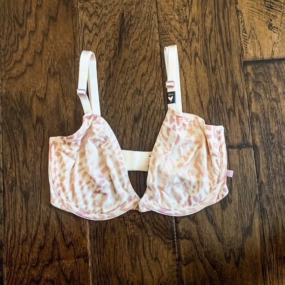 Bra - Picture 1 of 1